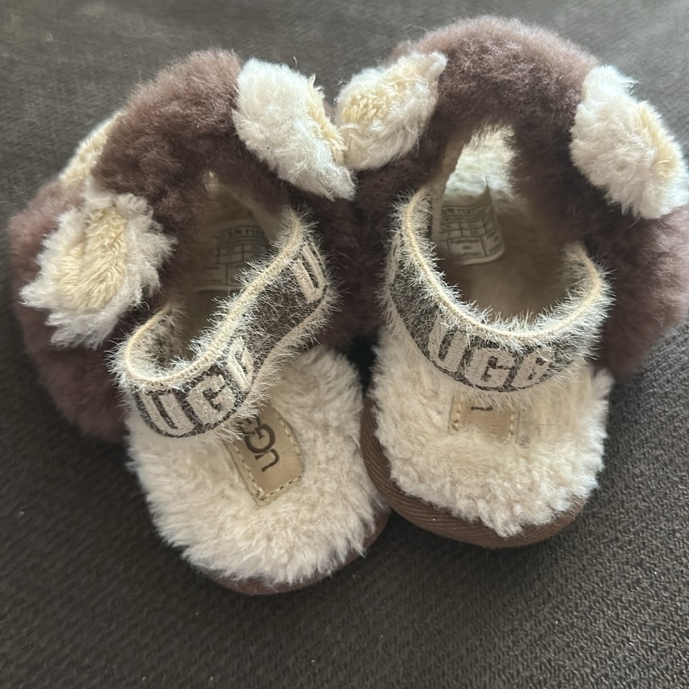 UGG Adorable Lion Plush Slippers size 8 toddler - Picture 2 of 5